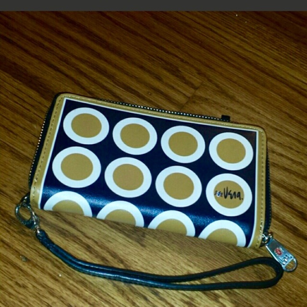 Vera for Brighton MOD med tech wallet